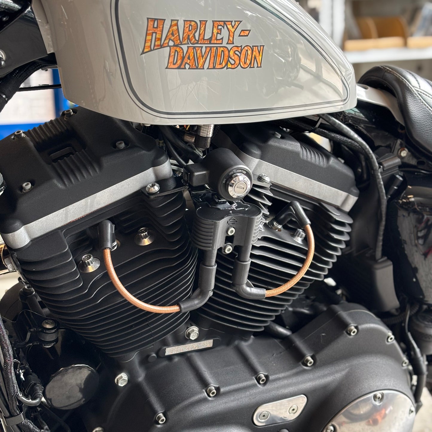 マットブラウン 07~22 XL系スポーツスター (下向き用) 布巻きスパークプラグコード クロスコード