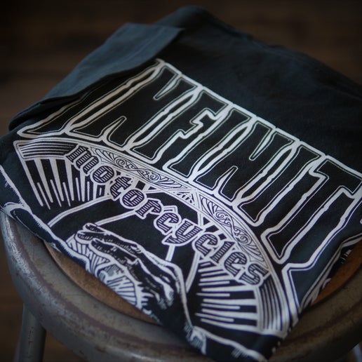 INFINITY トリケトラ Tシャツ