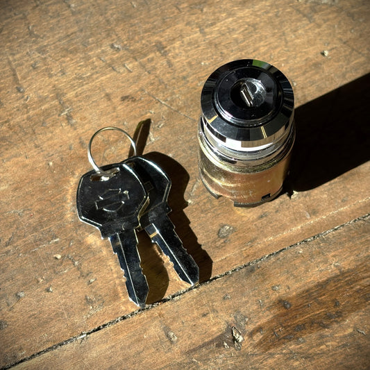 【純正】カスタム用メインキー　ショベルヘッド　スポーツスター