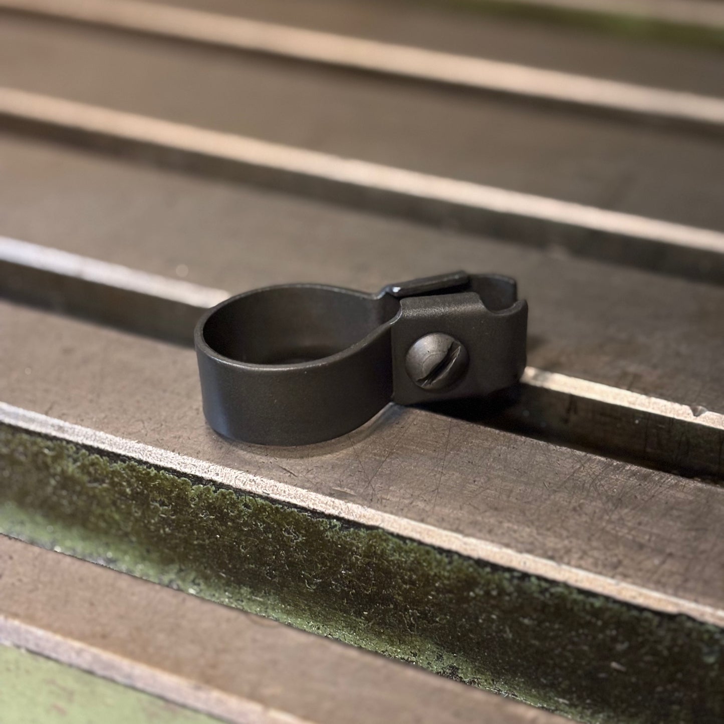 ケーブルクランプ　パーカーライジング