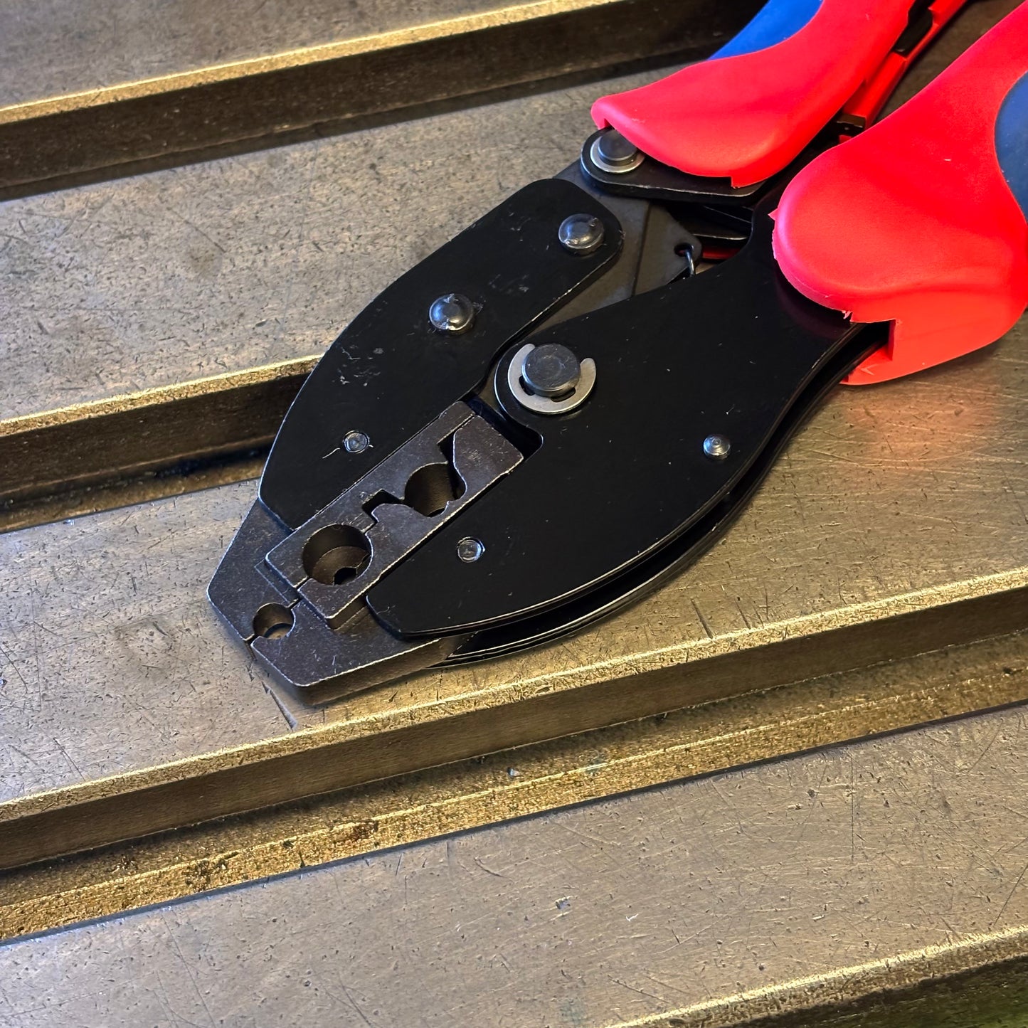 プラグコード　制作用カシメ工具