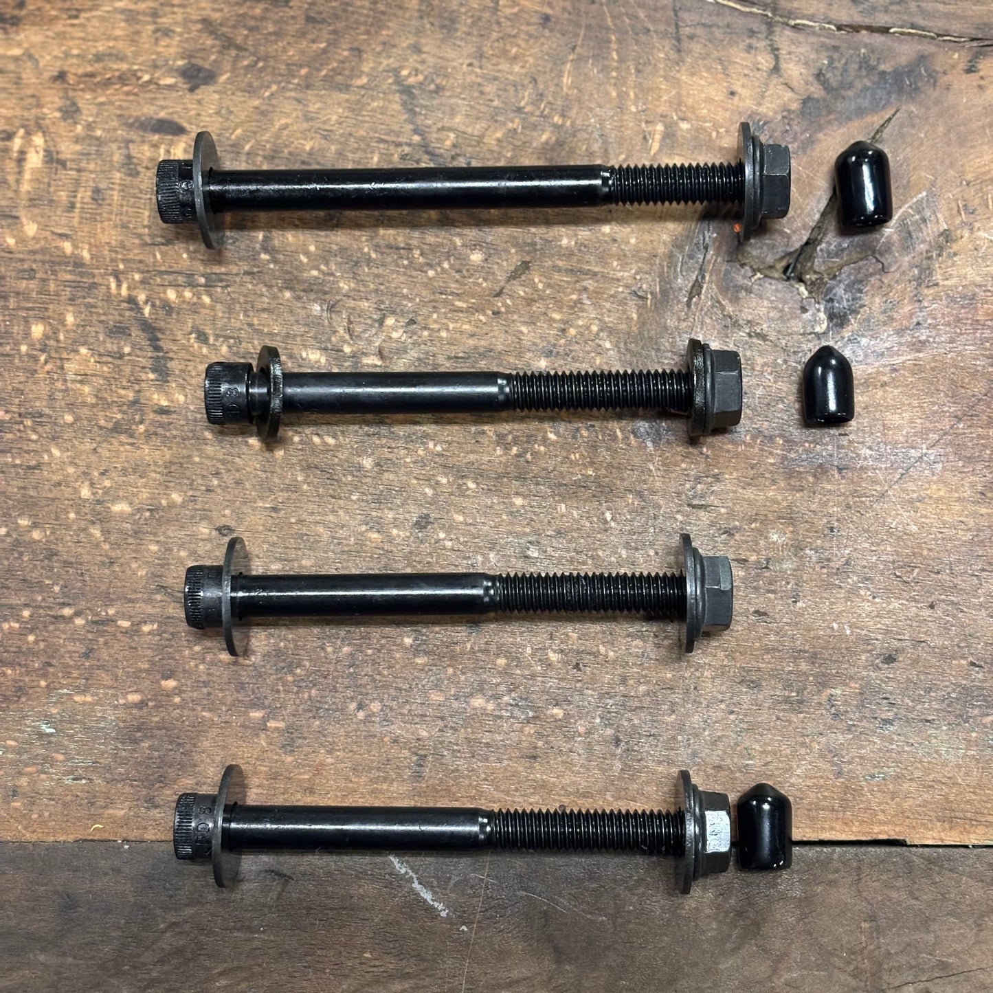 純正　ガソリンタンクマウントボルトセット　パーカーライジング仕上げ　