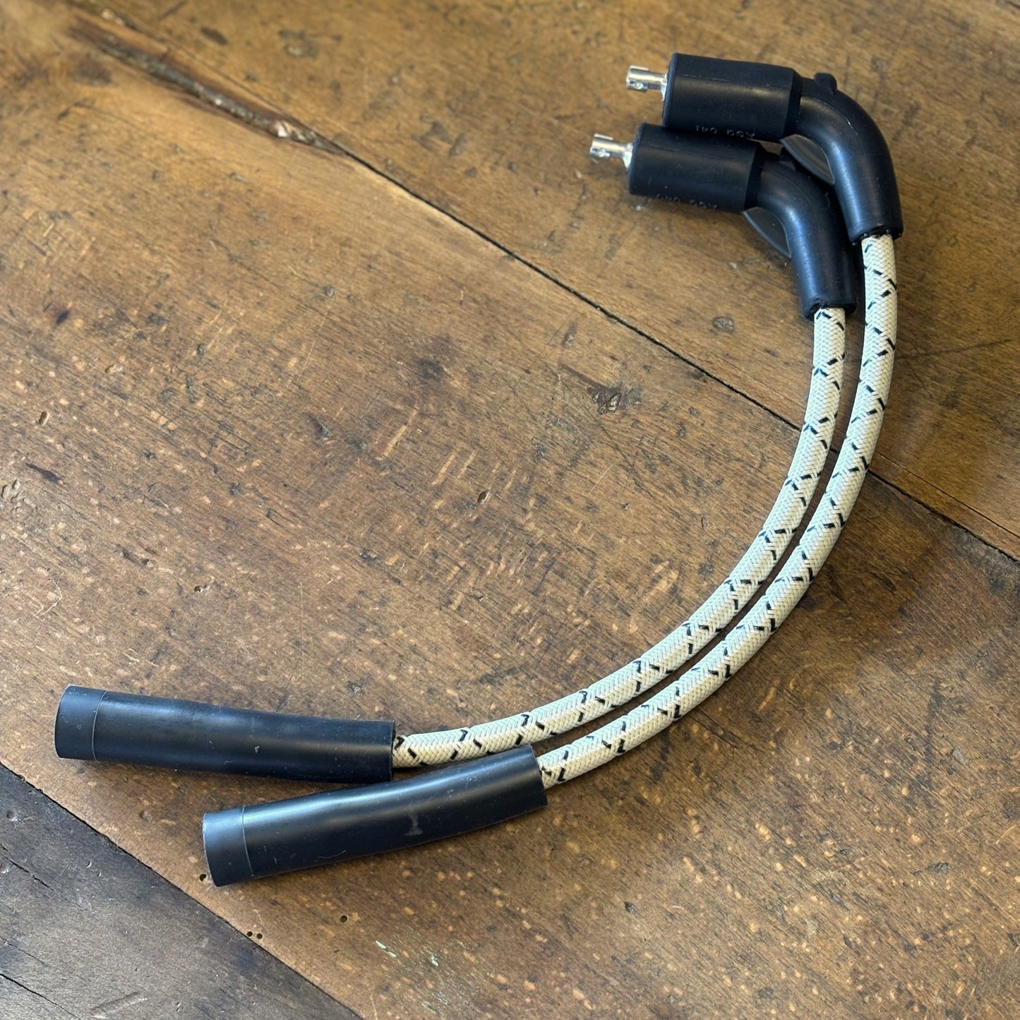 ホワイト×ブラック　RH1250S 布巻きプラグコード グラファイトコア